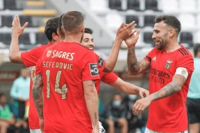 关于冲刺阶段葡超焦点战，勒沃库森篮板制胜，球迷炸锅，赛程密集仍需轮换的信息-开云网址